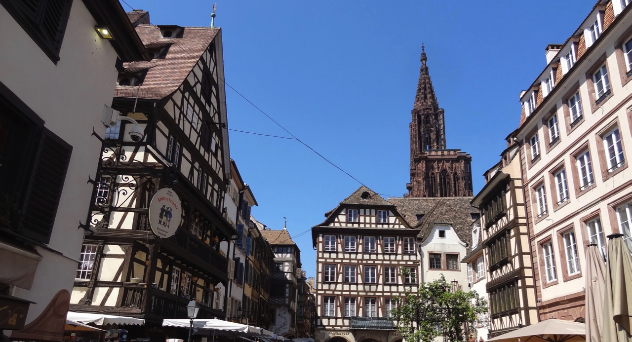 Strassburg. Blick vom Gutenbergplatz zum Muenster